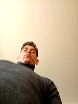 Snapshot of ElyasMatt chatting on 01-11-25, 01:22 ElyasMatt online show from 01-11-25, 01:22