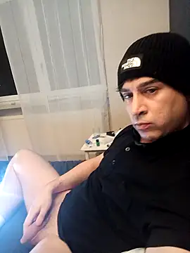 Snapshot of ElyasMatt chatting on 11-04-25, 05:01 ElyasMatt online show from 11-04-25, 05:01