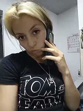 Snapshot of Tefannyy_ chatting on 05-13-26, 10:49 Tefannyy online show from 05-13-26, 10:49