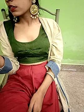 Snapshot of EACH_555 chatting on 11-24-25, 05:56 EACH 555 online show from 11-24-25, 05:56