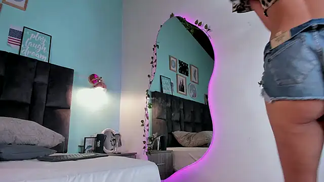 ChanelAdamss  online show from 03-22-25, 11:42