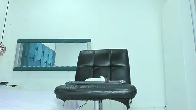 mia  fernandez online show from 02-11-25, 10:28