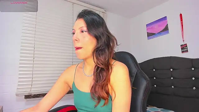 Snapshot of Selenakyle92_ chatting on 09-11-25, 08:20 Selenakyle92 online show from 09-11-25, 08:20