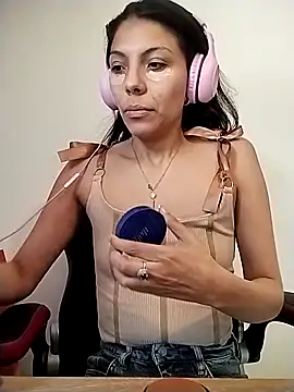 Snapshot of Selenakyle92_ chatting on 03-07-26, 05:43 Selenakyle92 online show from 03-07-26, 05:43