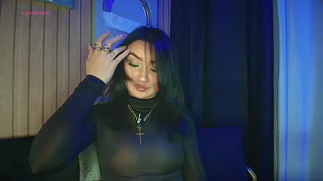 Snapshot of ArkaBella chatting on 11-28-25, 07:49 ArkaBella online show from 11-28-25, 07:49