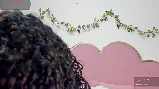 NahiaraReina online show from 12-21-25, 02:46