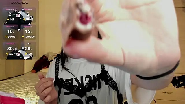 Ju Kyung online show from 10-22-25, 12:22