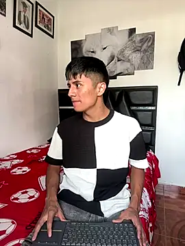 Snapshot of The__Rodriguez chatting on 12-05-25, 03:30 The Rodriguez online show from 12-05-25, 03:30