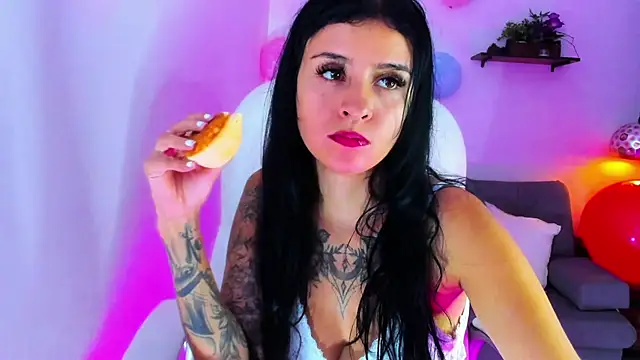 yenny garcia online show from 10-22-25, 06:40