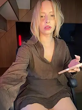 Snapshot of Bellahcha chatting on 05-15-26, 12:56 Bellahcha online show from 05-15-26, 12:56