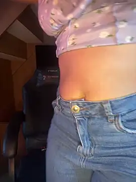 Snapshot of Bellahcha chatting on 05-20-26, 12:11 Bellahcha online show from 05-20-26, 12:11