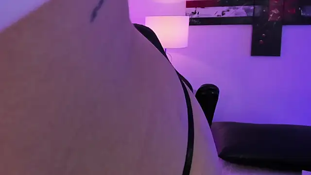 AnnikaMerliahh  online show from 02-19-25, 03:27