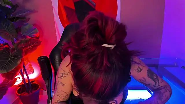 AnnikaMerliahh  online show from 03-06-25, 03:35