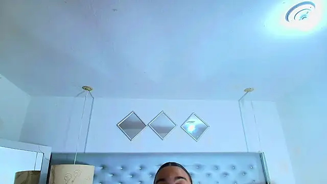 EileenBenzon online show from 03-11-26, 01:39