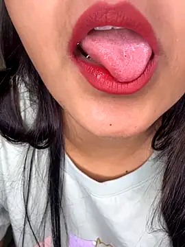 Snapshot of Black_baby chatting on 11-16-25, 10:04 Black baby online show from 11-16-25, 10:04