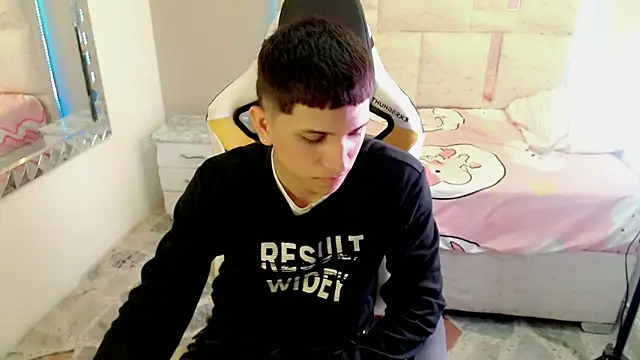 Snapshot of Brayan_lopezz chatting on 03-20-25, 01:48 Brayan lopezz online show from 03-20-25, 01:48