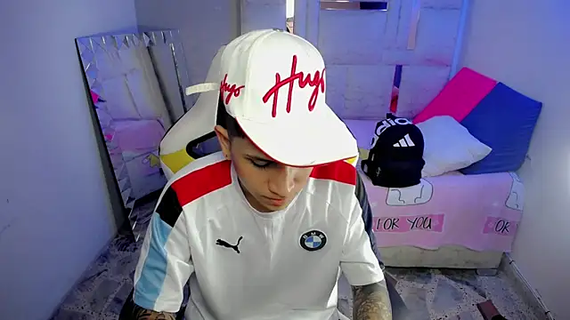 Snapshot of Brayan_lopezz chatting on 12-17-25, 02:12 Brayan lopezz online show from 12-17-25, 02:12