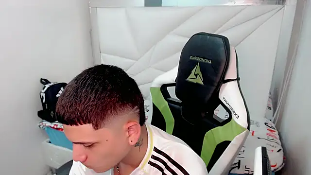 Brayan lopezz online show from 01-16-26, 01:26