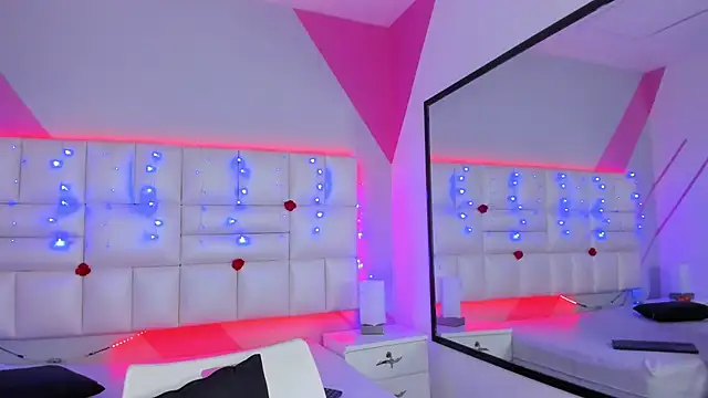 Snapshot of Salome_rouse1 chatting on 01-26-25, 06:06 Salome rouse1 online show from 01-26-25, 06:06