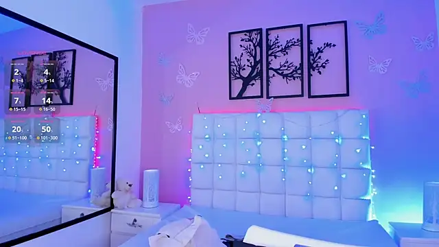 Snapshot of Salome_rouse1 chatting on 02-06-25, 08:23 Salome rouse1 online show from 02-06-25, 08:23