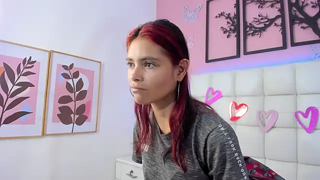 Snapshot of Salome_rouse1 chatting on 02-27-25, 08:31 Salome rouse1 online show from 02-27-25, 08:31