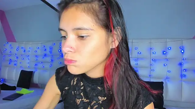 Snapshot of Salome_rouse1 chatting on 10-02-25, 10:28 Salome rouse1 online show from 10-02-25, 10:28