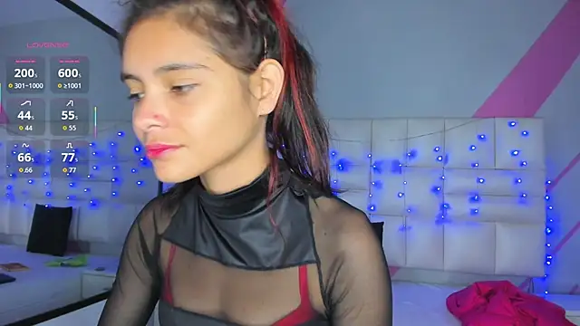 Snapshot of Salome_rouse1 chatting on 10-04-25, 08:51 Salome rouse1 online show from 10-04-25, 08:51