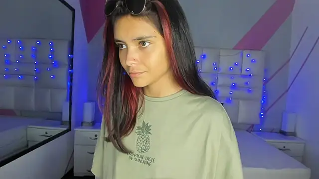 Snapshot of Salome_rouse1 chatting on 10-10-25, 09:14 Salome rouse1 online show from 10-10-25, 09:14