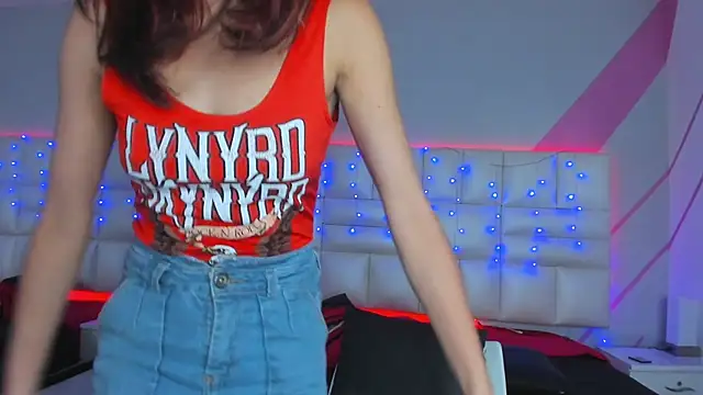 Snapshot of Salome_rouse1 chatting on 10-18-25, 09:04 Salome rouse1 online show from 10-18-25, 09:04