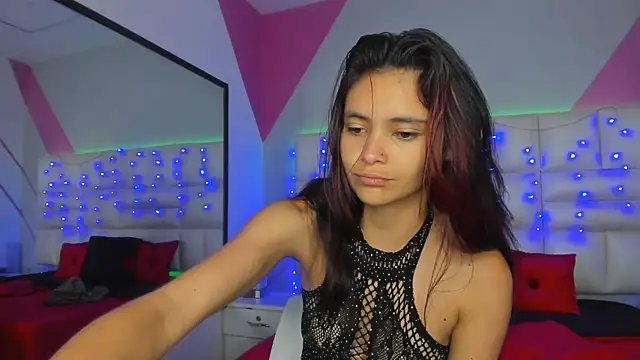 Snapshot of Salome_rouse1 chatting on 10-22-25, 02:17 Salome rouse1 online show from 10-22-25, 02:17