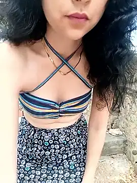 sweet outdoor charm online show from 09-19-25, 07:47