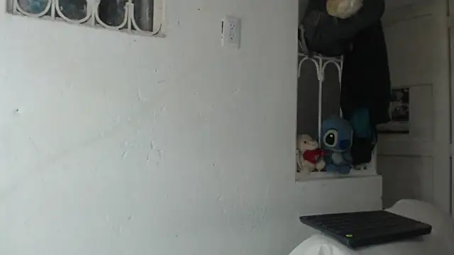 Snapshot of skinny_sweet2411 chatting on 09-13-25, 11:59 skinny sweet2411 online show from 09-13-25, 11:59