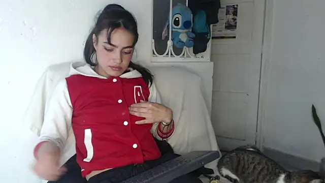 Snapshot of skinny_sweet2411 chatting on 10-04-25, 11:36 skinny sweet2411 online show from 10-04-25, 11:36