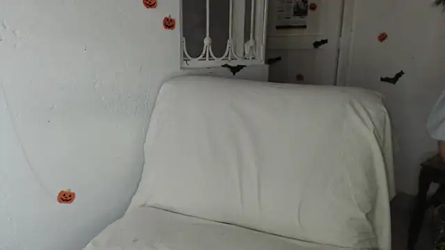 Snapshot of skinny_sweet2411 chatting on 11-06-25, 08:32 skinny sweet2411 online show from 11-06-25, 08:32