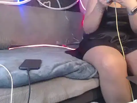 Snapshot of GoddessMonicaNylon chatting on 12-16-24, 08:41 GoddessMonicaNylon online show from 12-16-24, 08:41