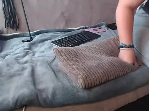 Snapshot of GoddessMonicaNylon chatting on 09-20-25, 05:25 GoddessMonicaNylon online show from 09-20-25, 05:25