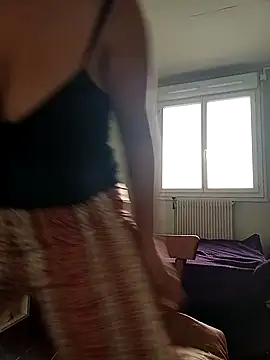 Nell-X online show from 10-15-25, 08:03