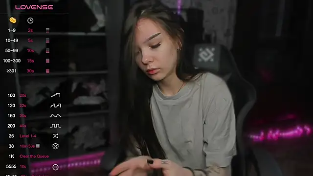 Snapshot of SweetyDeviliya chatting on 11-06-25, 10:38 SweetyDeviliya online show from 11-06-25, 10:38