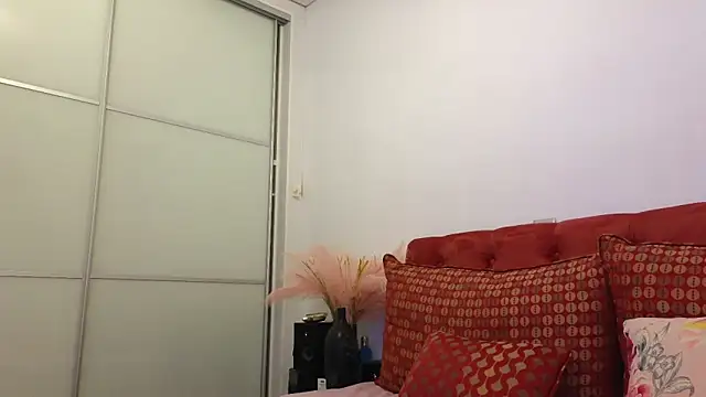 Snapshot of _Maddalena_ chatting on 03-03-25, 09:05 Maddalena online show from 03-03-25, 09:05