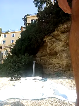 Snapshot of ActifBoy06 chatting on 09-17-25, 07:43 ActifBoy06 online show from 09-17-25, 07:43