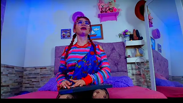 Snapshot of Melannytaylor chatting on 10-30-25, 09:04 Melannytaylor online show from 10-30-25, 09:04