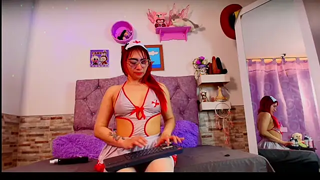 Snapshot of Melannytaylor chatting on 11-17-25, 09:53 Melannytaylor online show from 11-17-25, 09:53