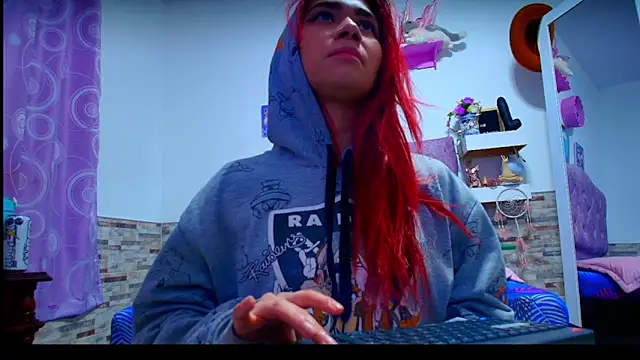 Snapshot of Melannytaylor chatting on 12-05-25, 08:38 Melannytaylor online show from 12-05-25, 08:38