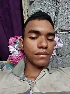 Snapshot of Reynold2608 chatting on 11-17-25, 05:41 Reynold2608 online show from 11-17-25, 05:41