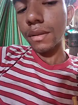 Snapshot of Reynold2608 chatting on 11-23-25, 04:18 Reynold2608 online show from 11-23-25, 04:18