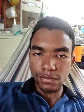 Snapshot of Reynold2608 chatting on 11-28-25, 08:00 Reynold2608 online show from 11-28-25, 08:00