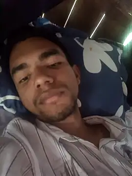 Snapshot of Reynold2608 chatting on 12-02-25, 07:53 Reynold2608 online show from 12-02-25, 07:53