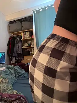 Nina-Chick777 online show from 12-04-25, 04:16