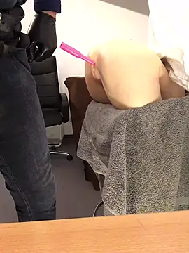 Snapshot of Inseminator69 chatting on 01-31-25, 01:23 Inseminator69 online show from 01-31-25, 01:23