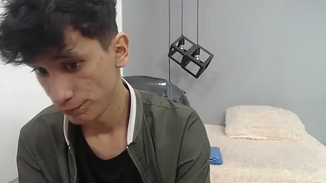 Snapshot of alan_ws chatting on 12-31-24, 12:25 alan ws online show from 12-31-24, 12:25